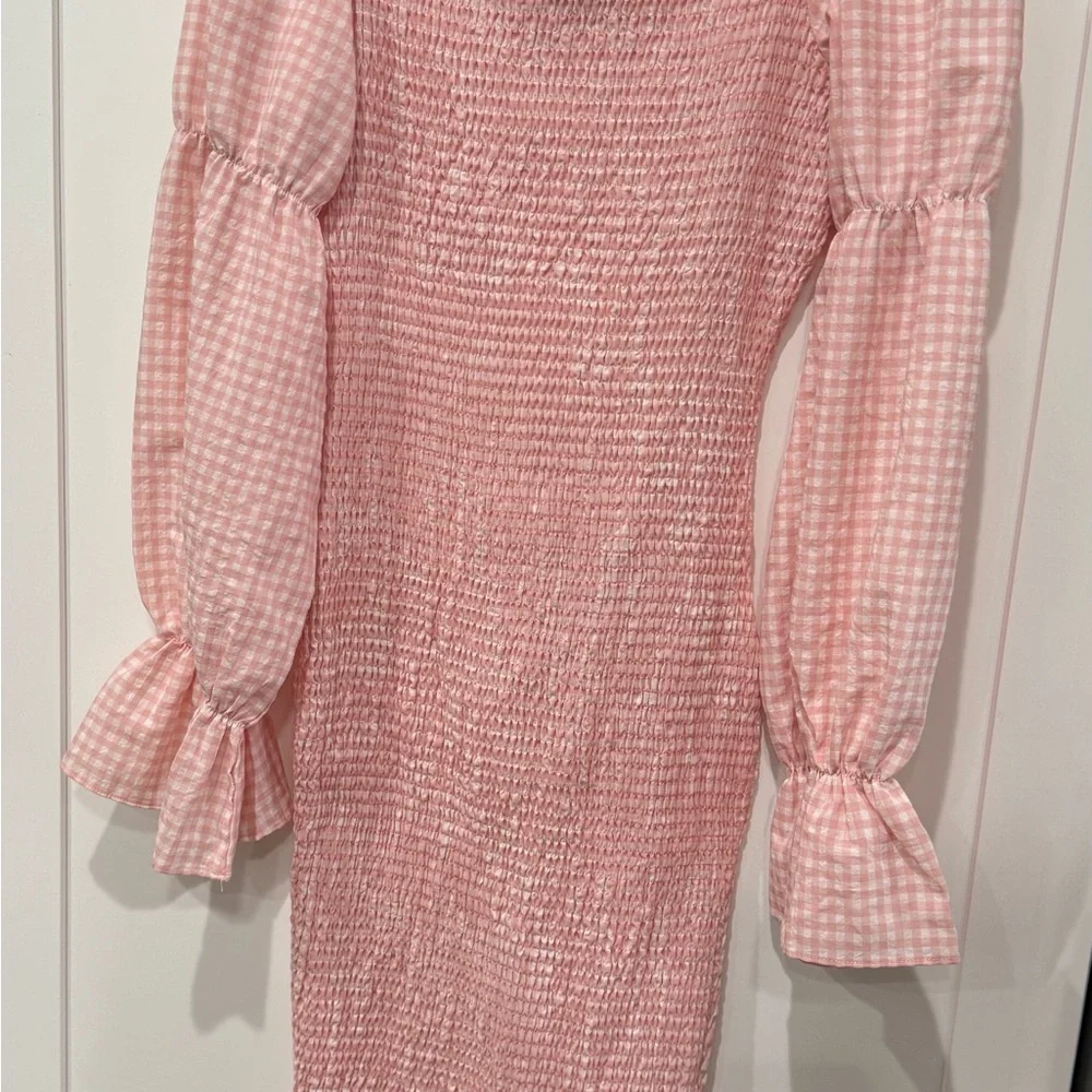 Pink Ruffled Off-Shoulder Bodycon Dress - Picture 6 of 6